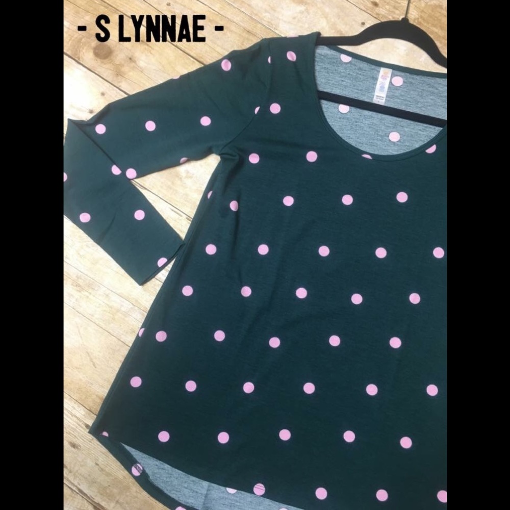 LuLaRoe Small Lynnae top shirt NWT